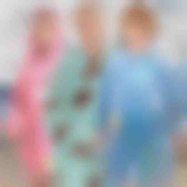 Tamsoje šviečiantis vaikiškas džemperis-pledas | KIDHUG